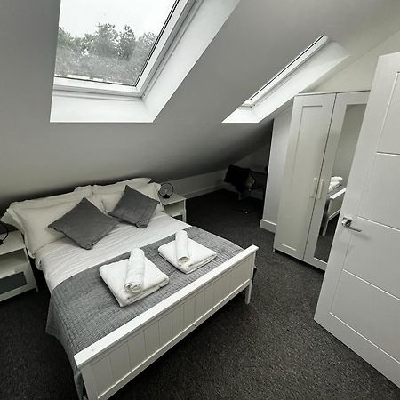 2 Bedroom Flat Londra Exterior foto