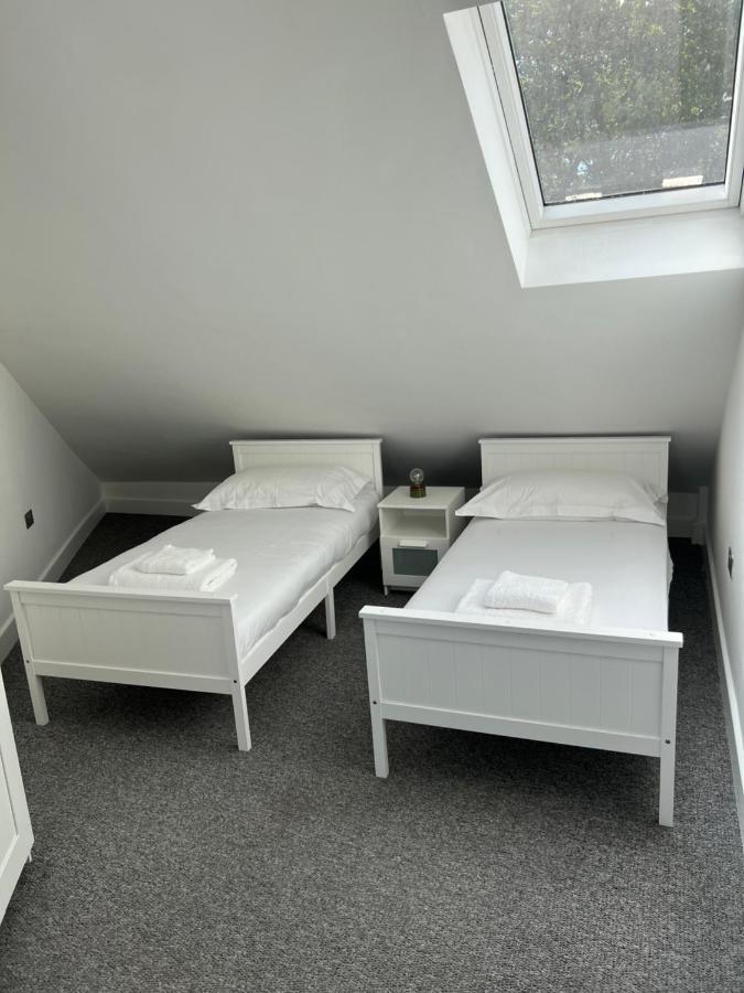 2 Bedroom Flat Londra Exterior foto