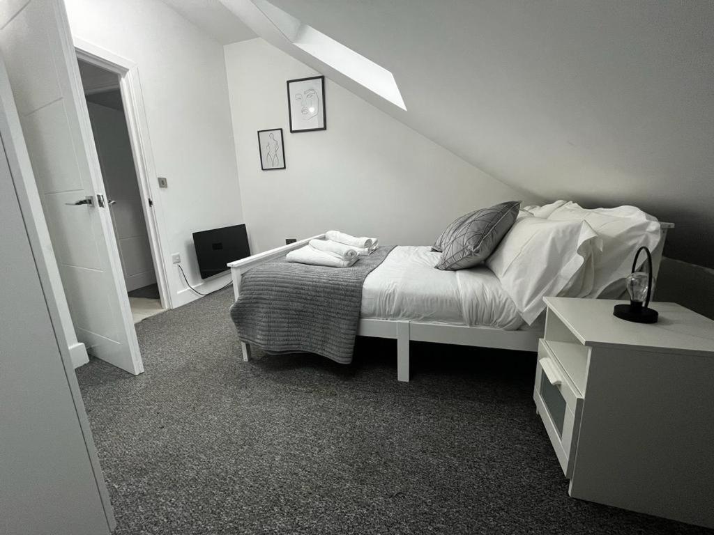 2 Bedroom Flat Londra Exterior foto